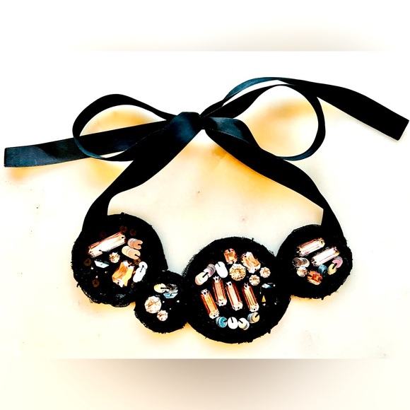 Large Statement Embellished Necklace!🪩✨ **NEW WITHOUT TAGS!🤩💛🖤⭐️**NWOT🎁💫** - Picture 1 of 7